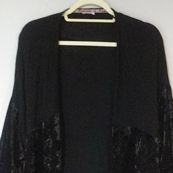 Open front smock. - Picture 4 of 6